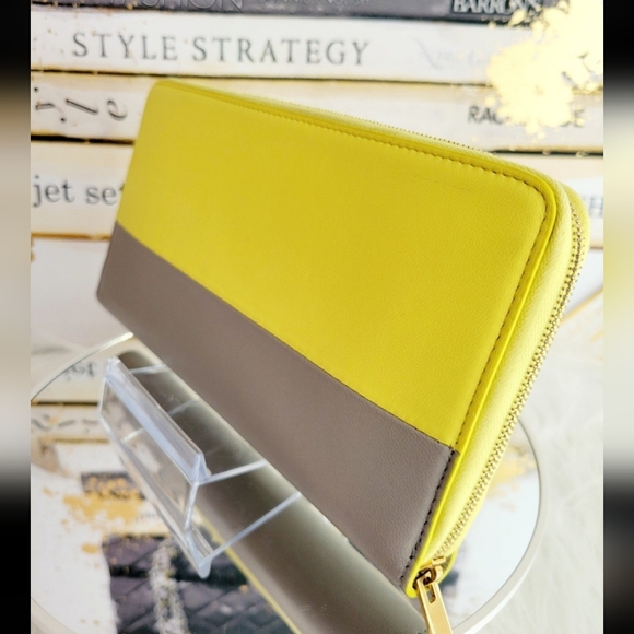 Celine Wallet Leather Bi-color Neon Yellow Beige Continental Large Zippy EUC - Picture 5 of 16